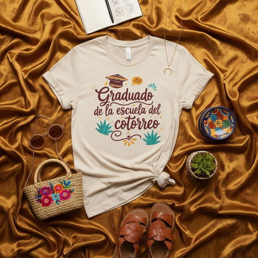 Graduado de la escuela del cotorreo T-Shirt | Camiseta Unisex de Graduación Divertida con Diseño Mexicano | Regalo de Graduado para Amigos Latinos | Playera Casual Estilo Fiesta Mexicana Mexicada