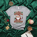 La Más Chismosa de la Navidad Funny Santa T-Shirt, Camiseta Navideña Mexicana para Mujer o Hombre, Sudadera Unisex con Diseño de Santa Chismoso para Fiestas Decembrinas y Posadas Mexicada