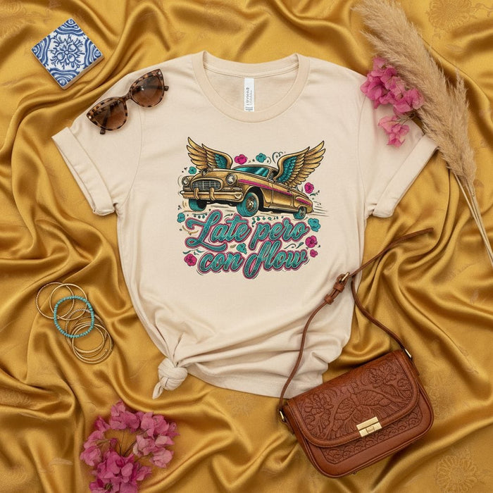 Lata Pero Con Flow T-Shirt, Winged Vintage Car Tee, Classic Lowrider Shirt, Hispanic Heritage Shirt, Spanish Quote Shirt, Retro Graphic Tee, Unisex Soft Style Shirt, Cute Casual Fashion Top Mexicada