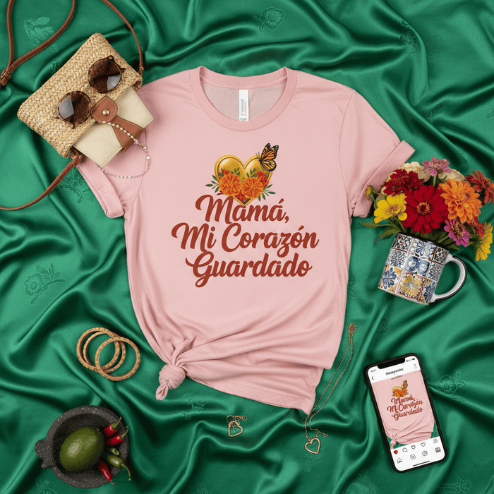 Mamá, Mi Corazón Guardado, Regalo para Mamá, Día de las Madres, Camiseta con Mariposa y Flores, Playera Unisex en Español, Corazón Dorado Mexicada