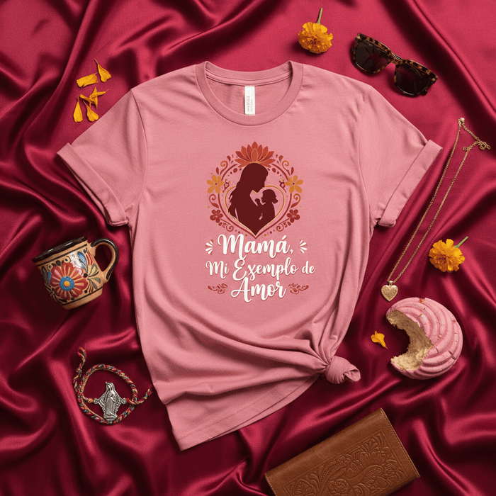 Mamá Mi Ejemplo de Amor T-Shirt Regalo para Madre Día de las Madres Camiseta para Mujer con Silueta de Mamá y Bebé Diseño Floral Corazón Latino. Mexicada