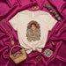 Más Vale Tarde Que Fea T-Shirt, Bella Mujer con Rosas, Camiseta Unisex con Frase en Español, Estilo Latino/Frida, Regalo para Ella Mexicada