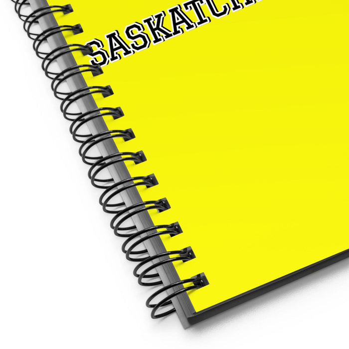 La Saskatchewanesa The Saskatchewanian | Yellow Spiral Notebook, 140 Dotted Sheets | Funny Gift Idea Home Office Work | Mexican Spanish Pride Gift Mexicada