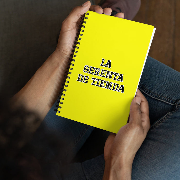 La Gerenta De Tienda The Store Manager | Yellow Spiral Notebook, 140 Dotted Sheets | Funny Gift Idea Home Office Work | Mexican Spanish Pride Gift Mexicada