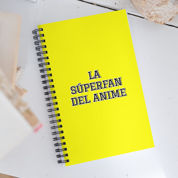 La Súperfan Del Anime The Anime Superfan | Yellow Spiral Notebook, 140 Dotted Sheets | Funny Gift Idea Home Office Work | Mexican Spanish Pride Gift Mexicada