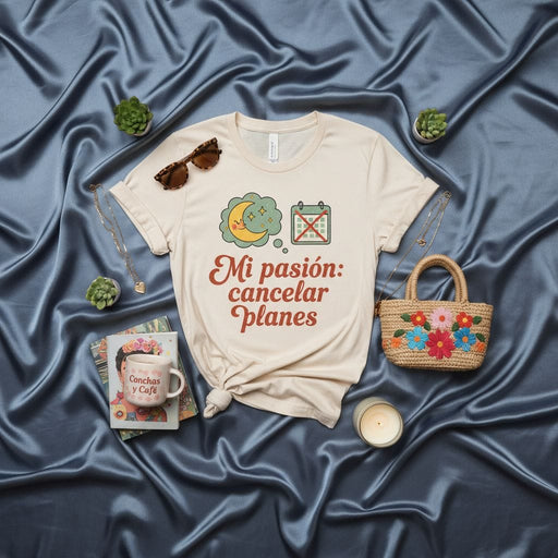Mi pasión: cancelar planes Funny Spanish Shirt, Introvert T-Shirt, Cancel Plans Tee, Spanglish Humor Shirt, Hispanic Gift, Cute Beige Unisex T-shirt Mexicada