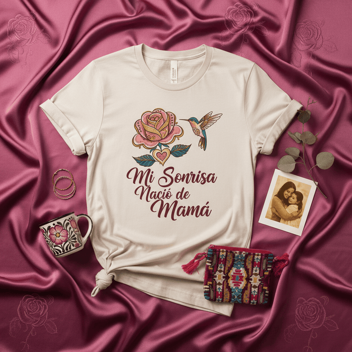 Mi Sonrisa Nació de Mamá Camiseta Unisex, Regalo para Mamá, Día de las Madres, Flor Rosa Colibrí, Estilo Boho, Español T-Shirt, Camisa para Madre e Hija Mexicada