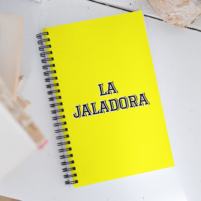 La Jaladora The Hard Worker | Yellow Spiral Notebook, 140 Dotted Sheets | Funny Gift Idea Home Office Work | Mexican Spanish Pride Gift