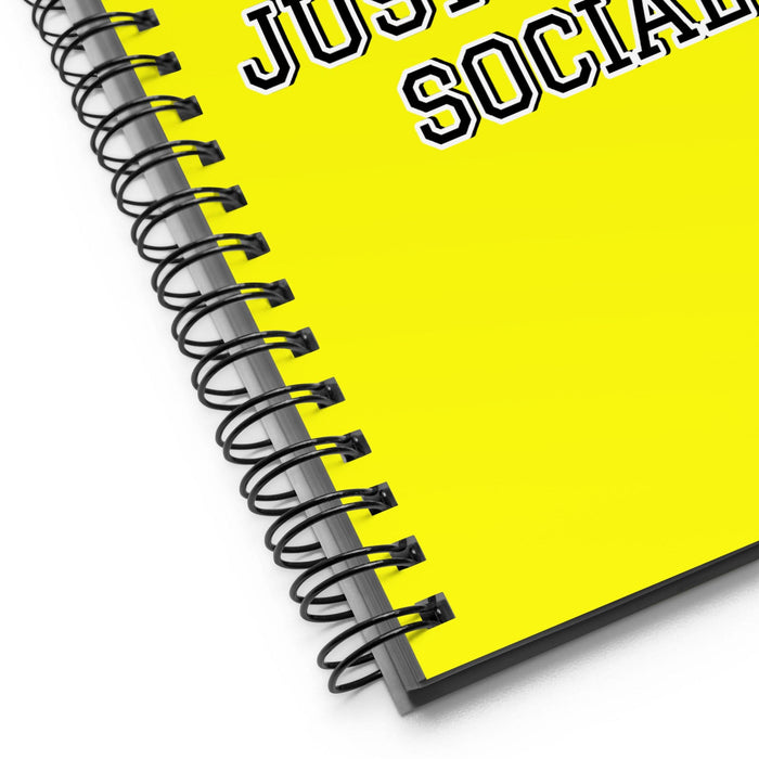 La Justiciara Social The Social Justice Advocate | Yellow Spiral Notebook, 140 Dotted Sheets | Funny Gift Idea Home Office Work | Mexican Spanish Pride Gift