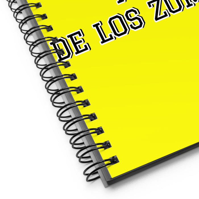 La Fan De Los Zombis The Zombie Fan | Yellow Spiral Notebook, 140 Dotted Sheets | Funny Gift Idea Home Office Work | Mexican Spanish Pride Gift