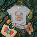 Team Cinco Minutos Mas T-Shirt Funny Spanish Phrase Clock Graphic Tee for People Who Are Always Late, Unisex Gray Shirt with Succulent and Leaves Design Mexicada