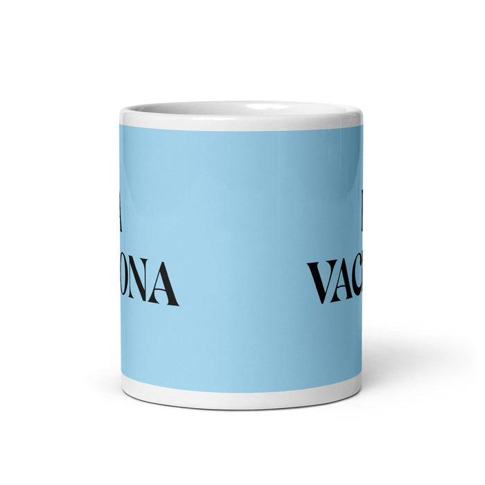 La Vacilona The Jokester Tasse à café amusante pour le travail à domicile ou au bureau Cadeau de fierté mexicaine espagnole Tasse blanche brillante Carte bleu ciel