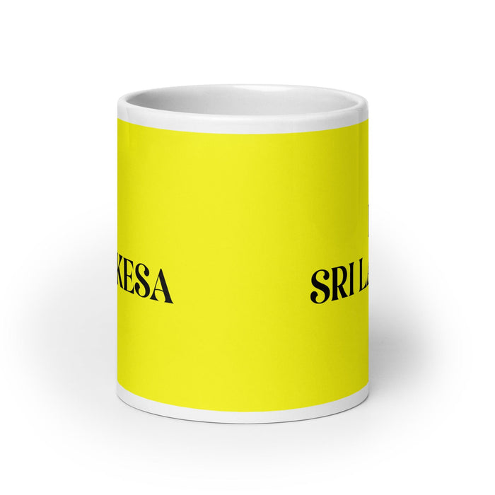 La Sri Lankesa, die lustige Kaffeetasse aus Sri Lanka für Zuhause, Büro und Arbeit, mexikanisches spanisches Pride-Geschenk, weiße glänzende Tasse, gelbe Karte