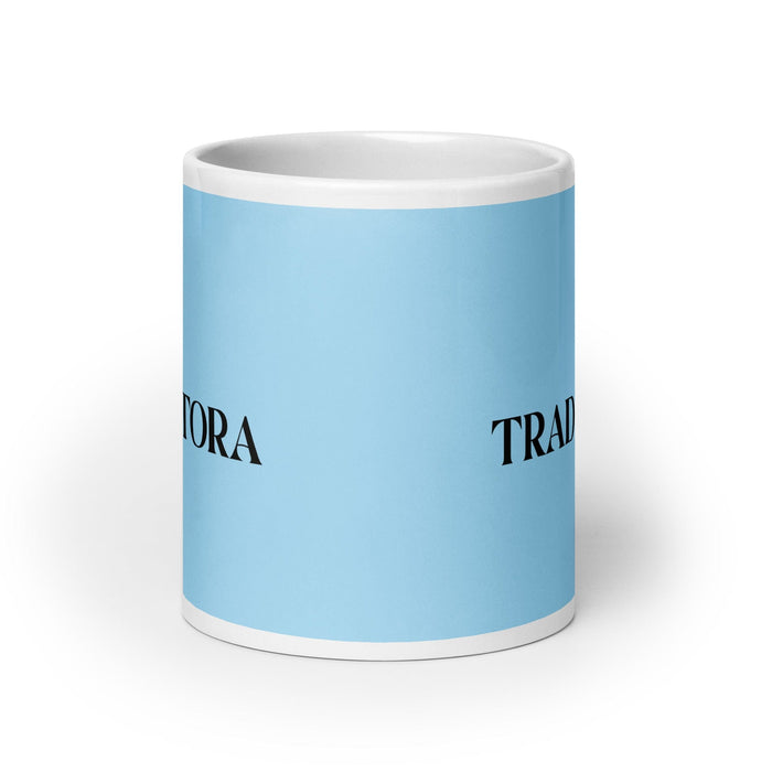 La Traductora The Translator Taza de café divertida para el trabajo en casa o en la oficina Regalo de orgullo mexicano español Taza blanca brillante Taza de tarjeta azul cielo