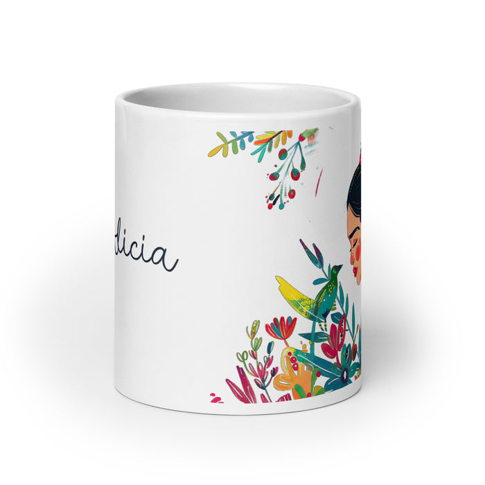 Alicia – Exklusives Namenskunstwerk, Kaffeetasse für Zuhause, Büro, Arbeit, mexikanischer und spanischer Stolz, Geschenktasse, einzigartige Kalligraphie, weiß glänzende Tasse | A8