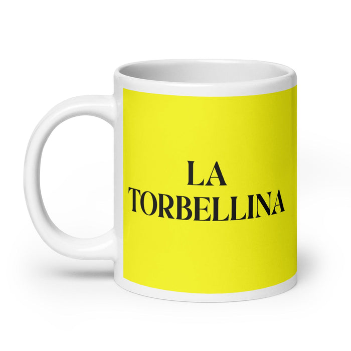 Taza de café divertida para el trabajo en casa o la oficina, con texto en inglés "La Torbellina The Whirlwind", regalo de orgullo mexicano español, taza blanca brillante, taza con tarjeta amarilla