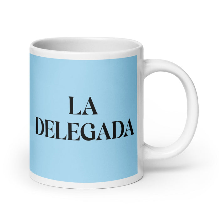 La Delegada La Delegada Divertida Taza de Café para el Trabajo en la Oficina en Casa Regalo de Orgullo Español Mexicano Taza Blanca Brillante Taza de Tarjeta Azul Cielo